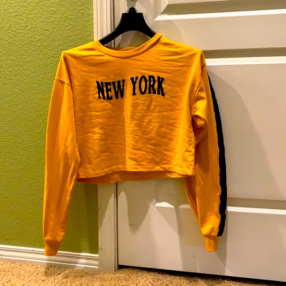 Yellow mid-crop New York shirt